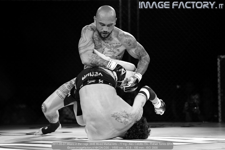 2011-05-07 Milano in the cage 3446 Mixed Martial Arts - 77 Kg - Alex Celotto ITA - Rafael Torres BRA.jpg